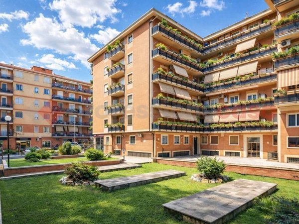 appartamento in vendita a Roma in zona Tuscolano