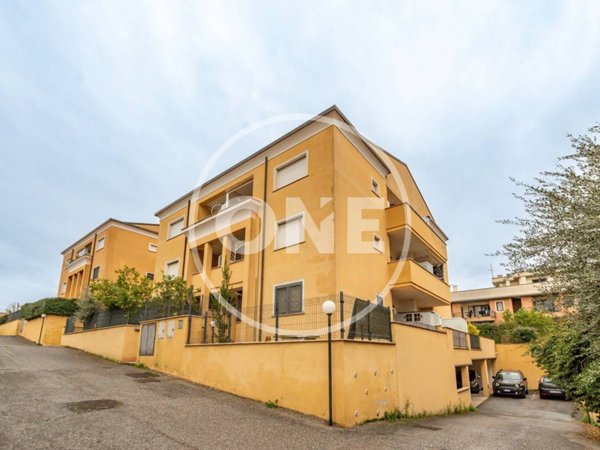 appartamento in vendita a Roma in zona Castelverde