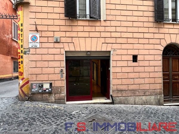 locale commerciale in vendita a Roma in zona Campo Marzio
