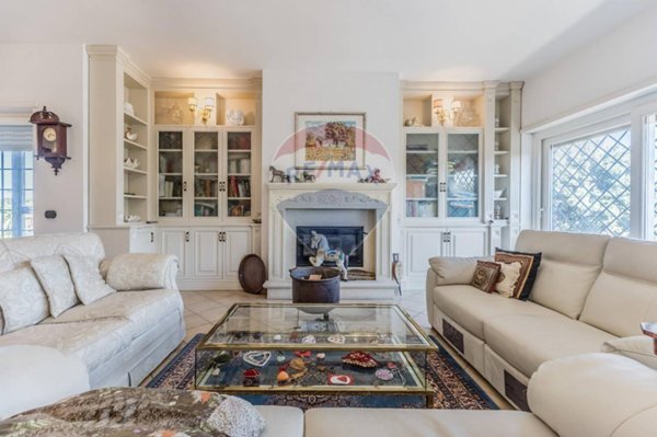 appartamento in vendita a Roma in zona Castel di Leva