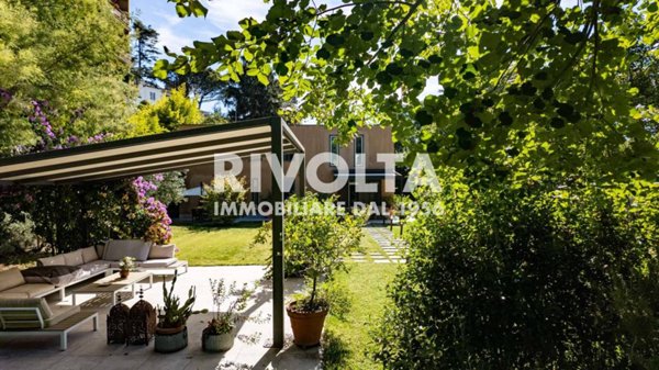 casa indipendente in vendita a Roma