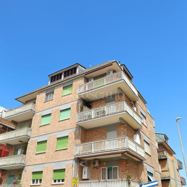 appartamento in vendita a Roma in zona Ostia