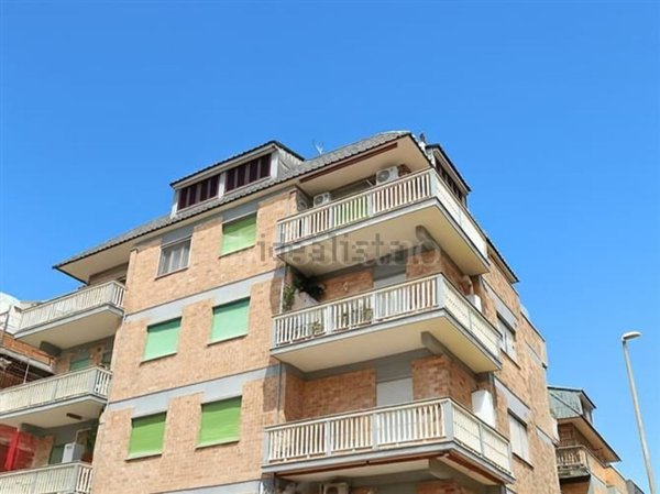 appartamento in vendita a Roma in zona Ostia