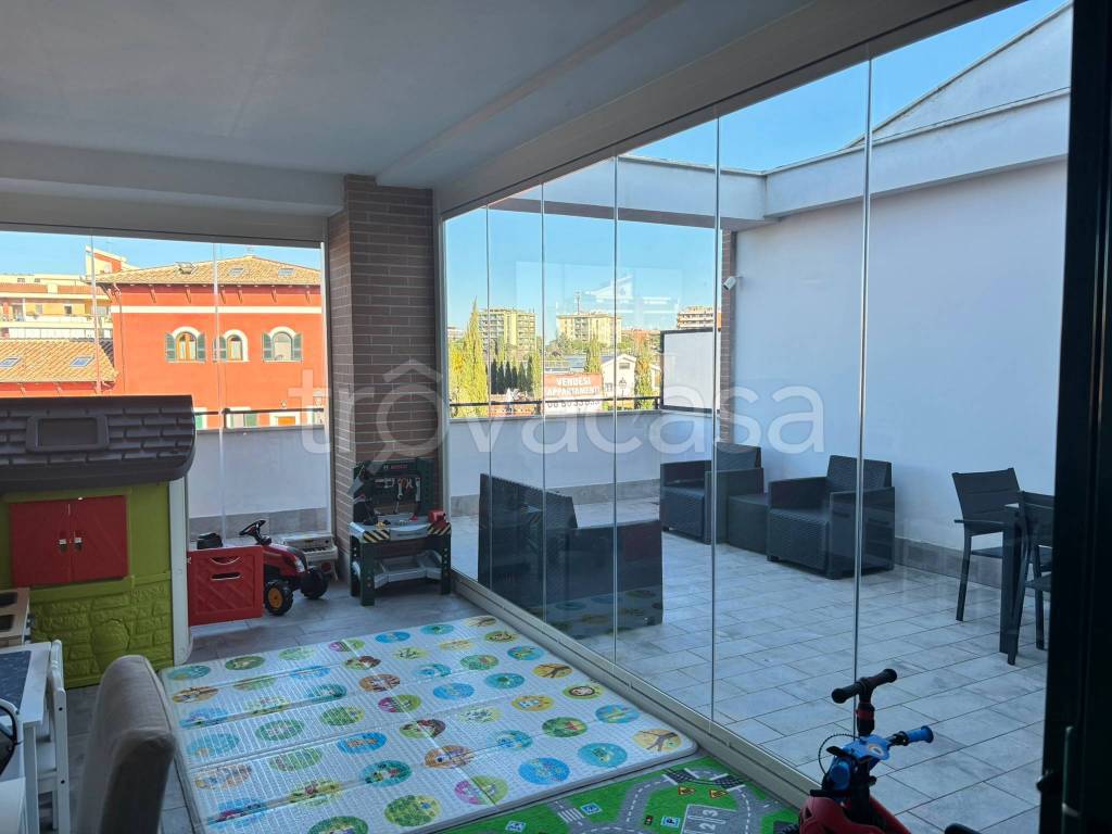 appartamento in vendita a Roma in zona Mezzocammino