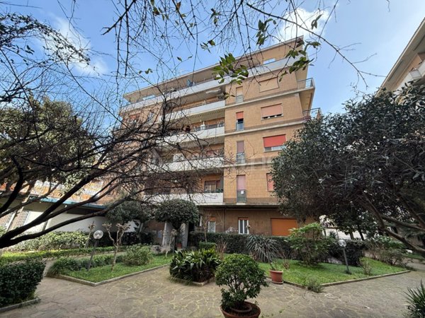 casa indipendente in vendita a Roma in zona Ostia