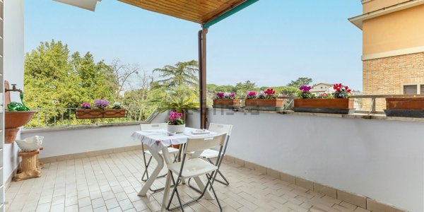 appartamento in vendita a Roma in zona Ardeatino