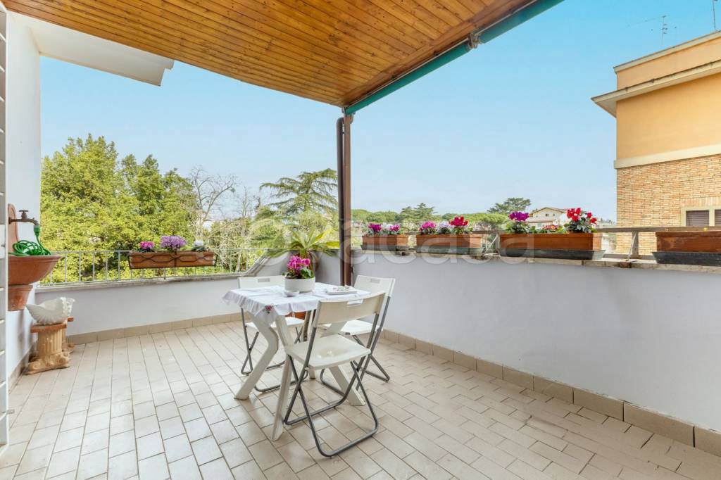 appartamento in vendita a Roma in zona Ardeatino