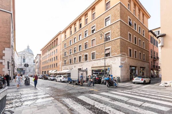 appartamento in vendita a Roma in zona Parione/Sant'Eustachio