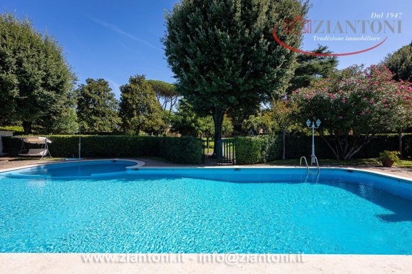 casa indipendente in vendita a Roma in zona Casal Monastero