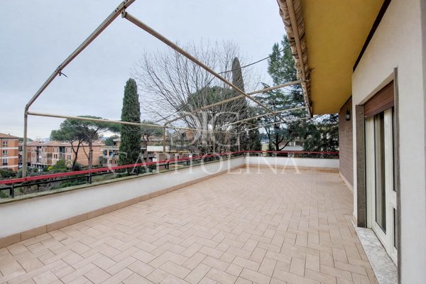 appartamento in vendita a Roma in zona Appio Claudio