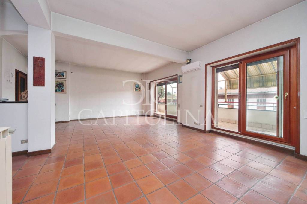 appartamento in vendita a Roma in zona Appio Claudio