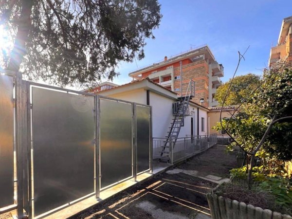 appartamento in vendita a Roma in zona Prenestino-Labicano