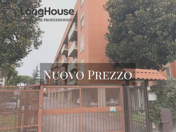 appartamento in vendita a Roma in zona Torre Angela