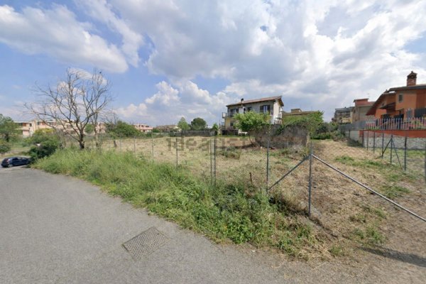 terreno edificabile in vendita a Roma in zona Lunghezza