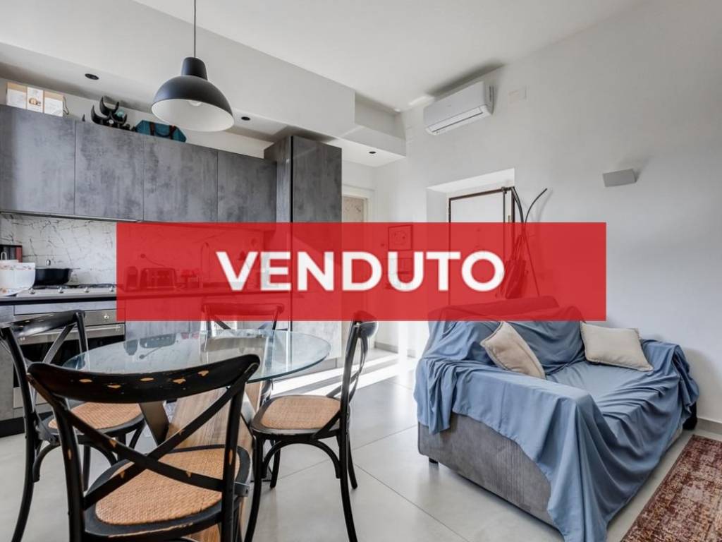 appartamento in vendita a Roma in zona Ostiense