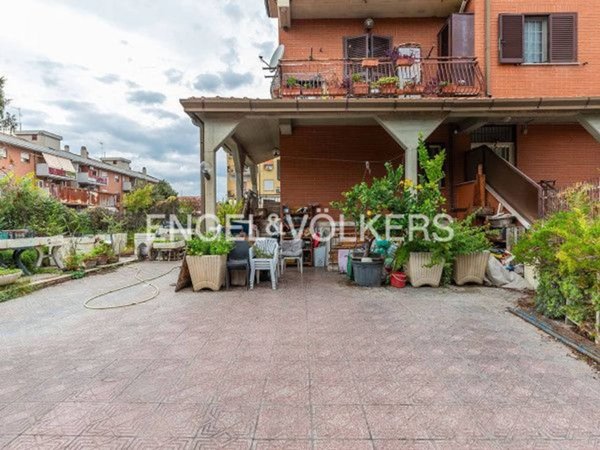 casa indipendente in vendita a Roma in zona Tor Cervara