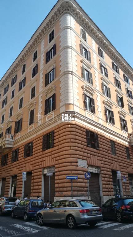 negozio in vendita a Roma in zona Rione Prati