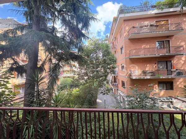 appartamento in vendita a Roma in zona Ardeatino