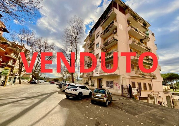 appartamento in vendita a Roma in zona Appio Latino