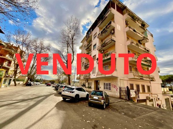 appartamento in vendita a Roma in zona Appio Latino