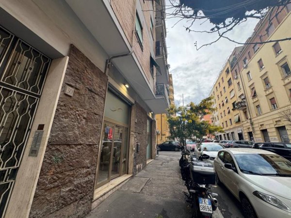 negozio in vendita a Roma in zona Tuscolano