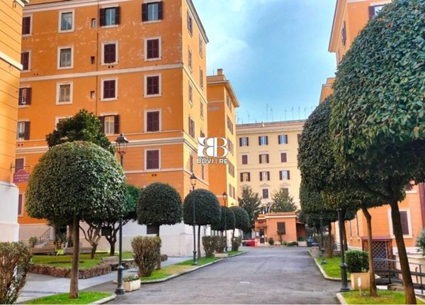 appartamento in vendita a Roma in zona Tuscolano