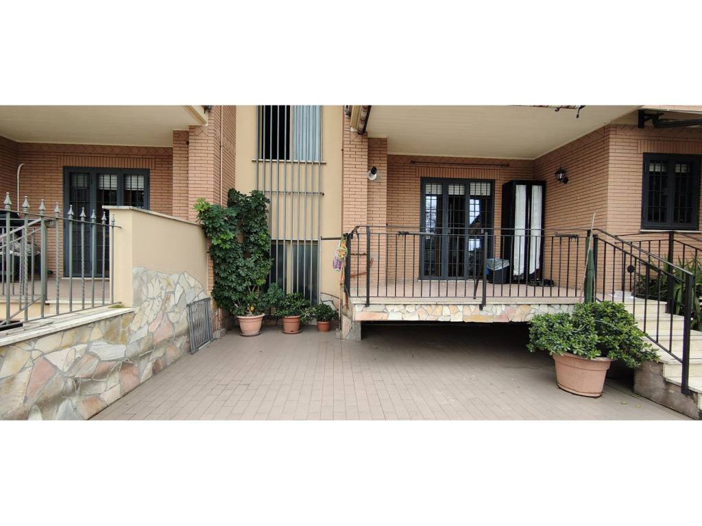 appartamento in vendita a Roma in zona Torre Maura