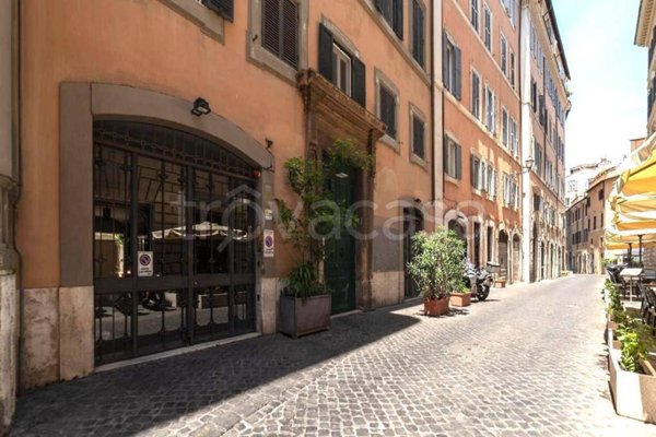 appartamento in vendita a Roma in zona Parione/Sant'Eustachio