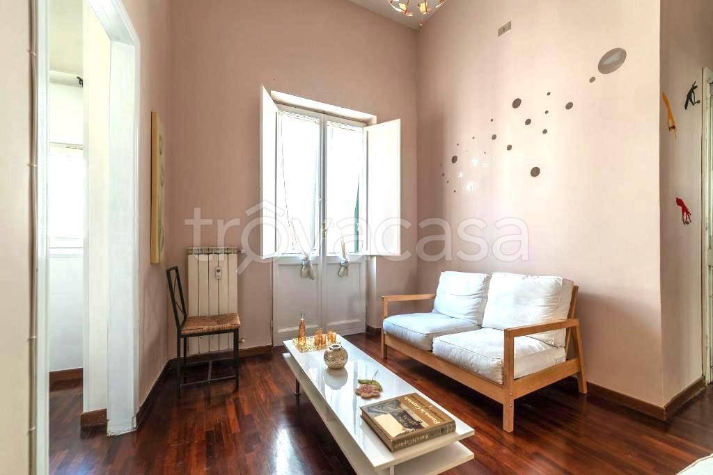 appartamento in vendita a Roma in zona Parione/Sant'Eustachio