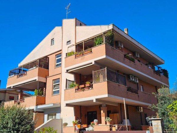 appartamento in vendita a Roma in zona Torrevecchia