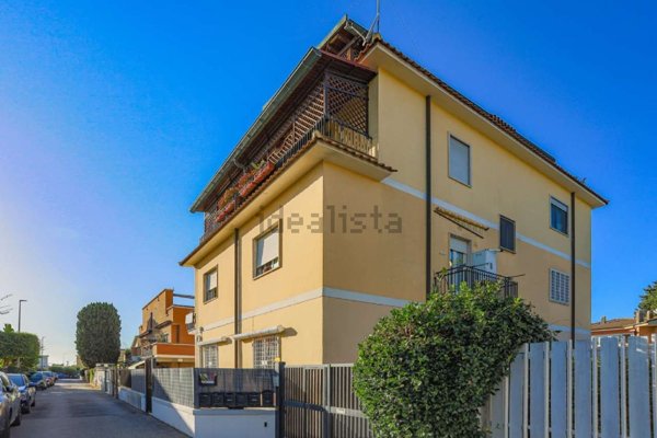appartamento in vendita a Roma in zona Vitinia