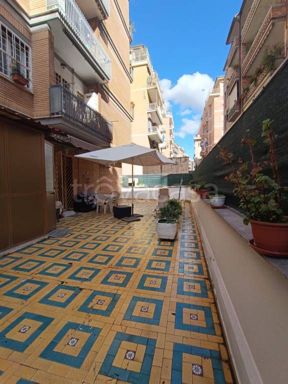 appartamento in vendita a Roma in zona Appio Latino