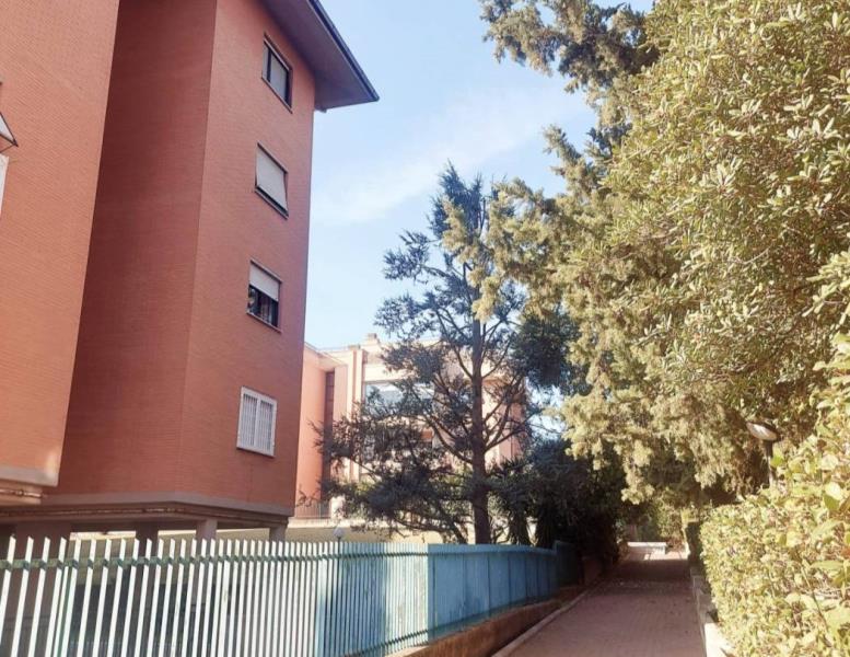 appartamento in vendita a Roma in zona Corviale