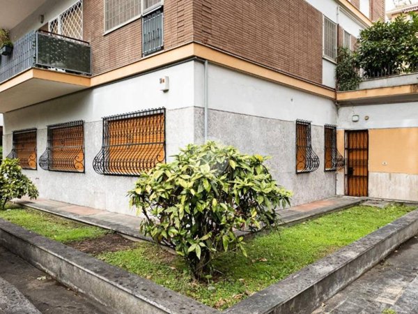 appartamento in vendita a Roma in zona Ostiense
