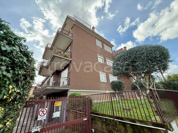 appartamento in vendita a Roma in zona Torre Gaia