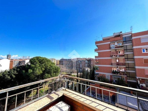appartamento in vendita a Roma in zona Gianicolense