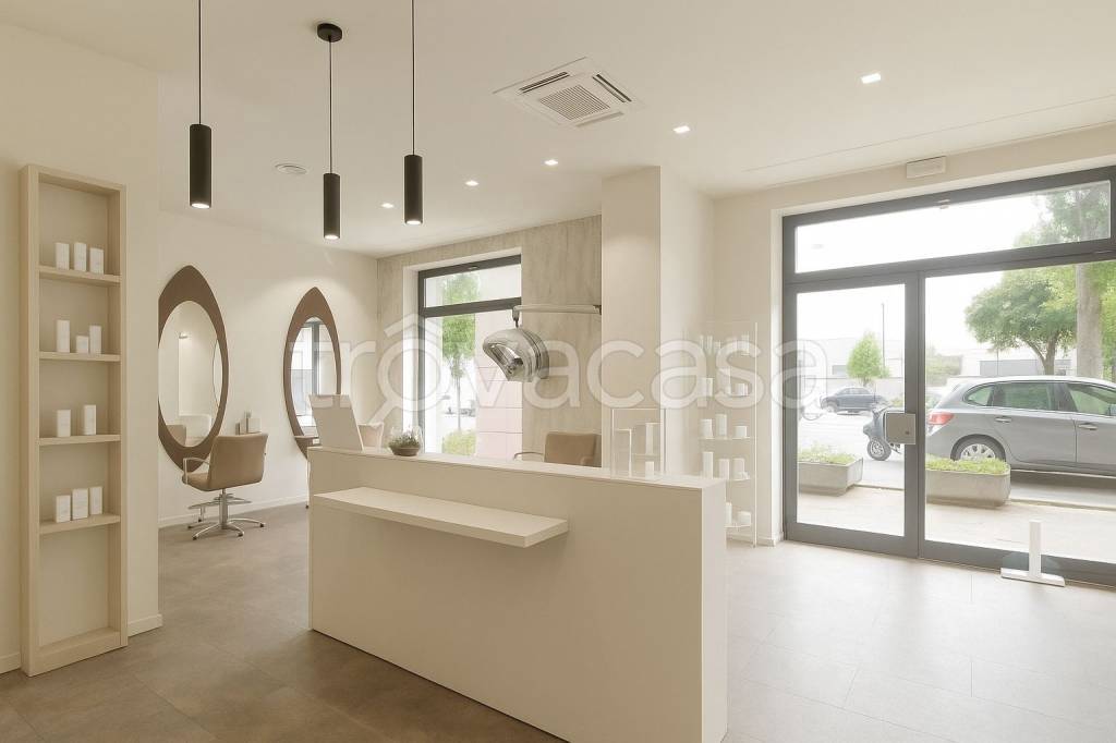 negozio in vendita a Roma in zona Ardeatino