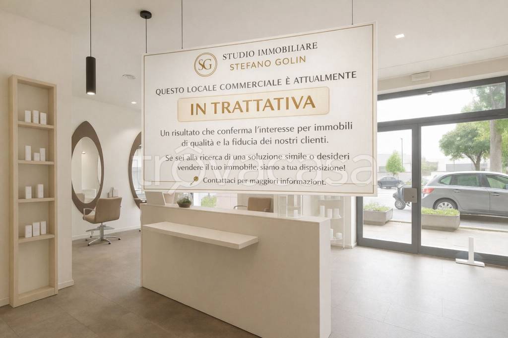 negozio in vendita a Roma in zona Ardeatino