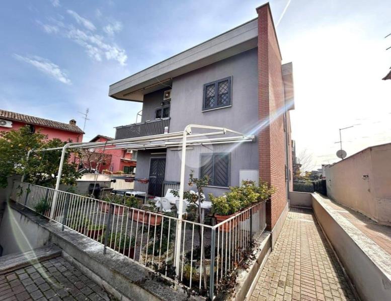 appartamento in vendita a Roma in zona Tor Sapienza