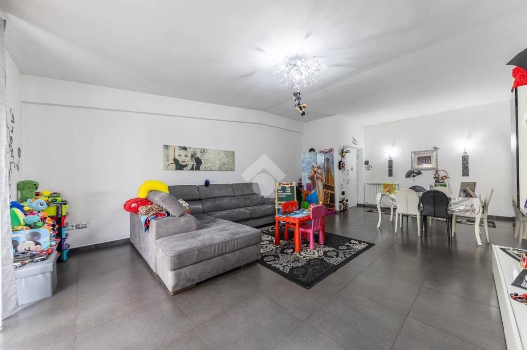 appartamento in vendita a Roma in zona Prenestino-Labicano