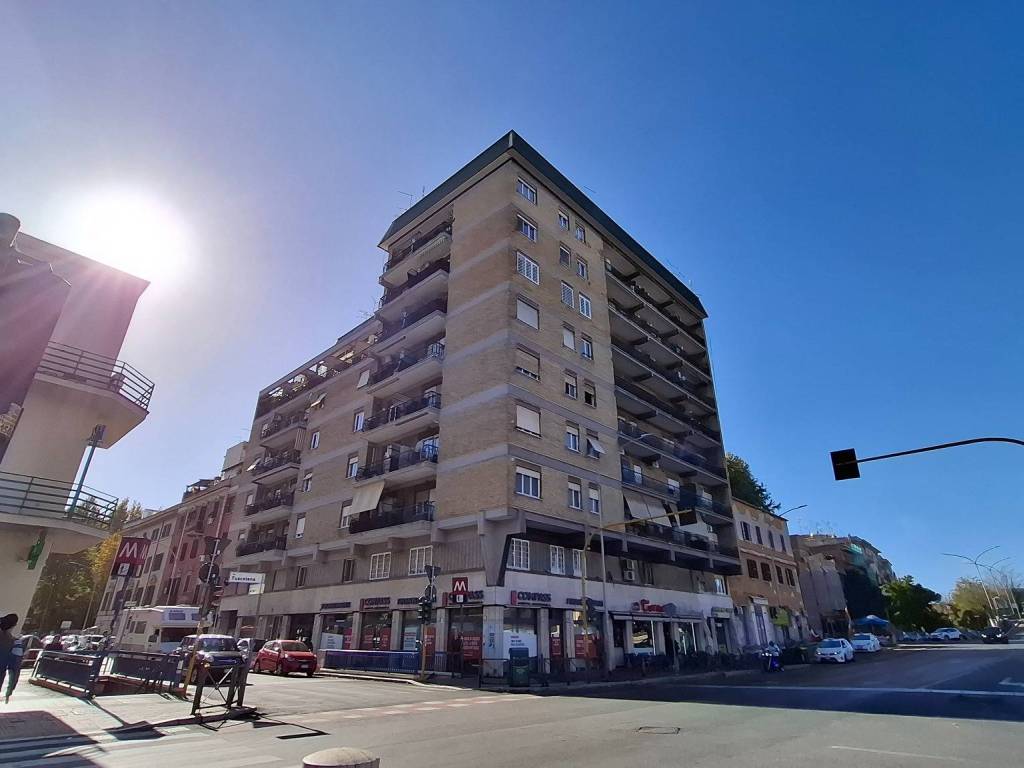 appartamento in vendita a Roma in zona Cinecittà