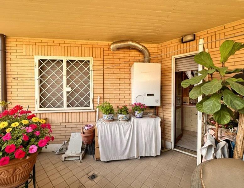 appartamento in vendita a Roma in zona Tuscolano