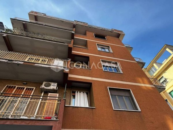 negozio in vendita a Roma in zona Prenestino-Centocelle