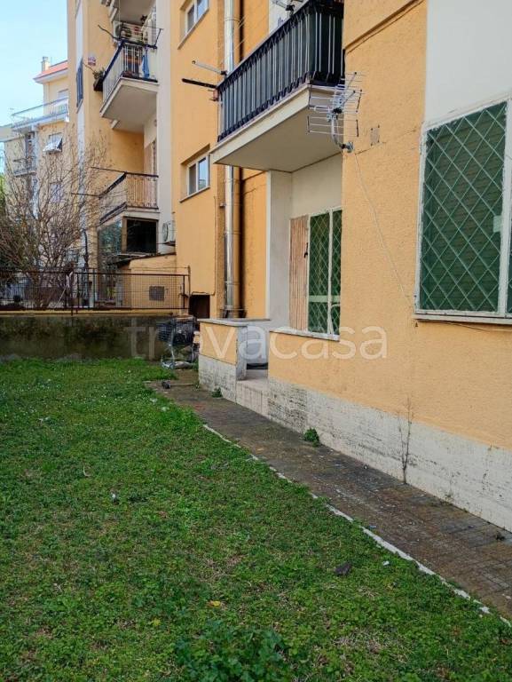 appartamento in vendita a Roma in zona Torre Maura