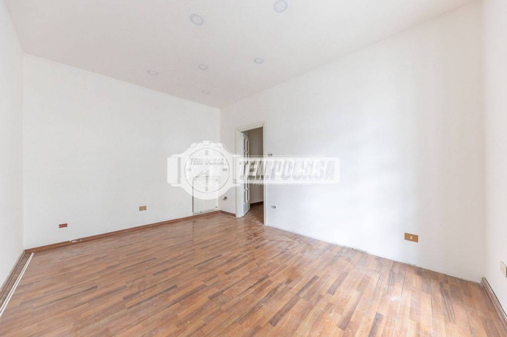 appartamento in vendita a Roma in zona Appio Latino