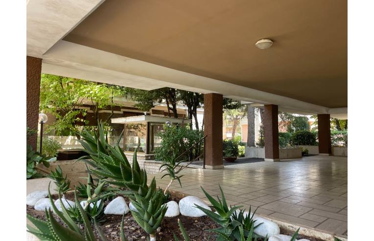 ufficio in vendita a Roma in zona Romanina