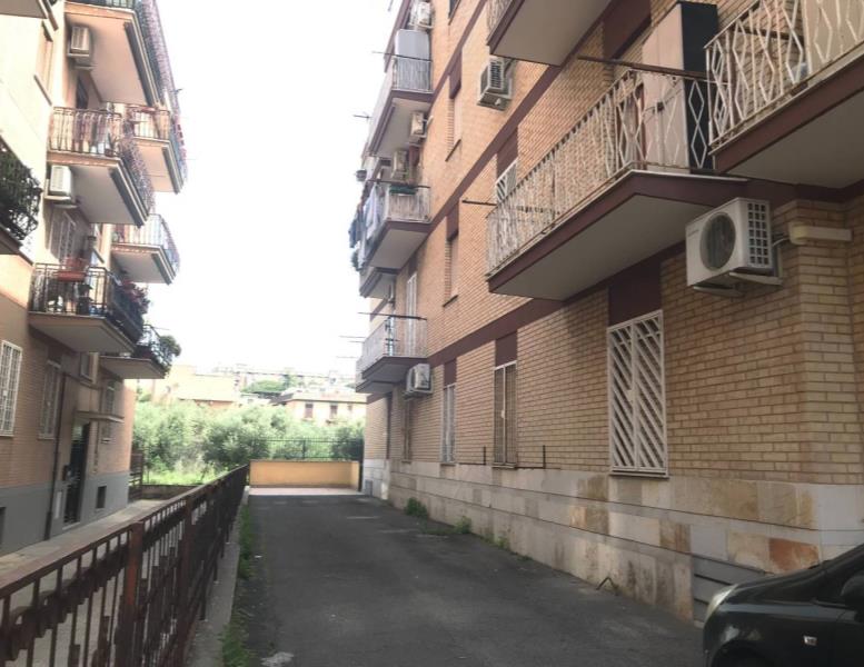 appartamento in vendita a Roma in zona Torre Maura