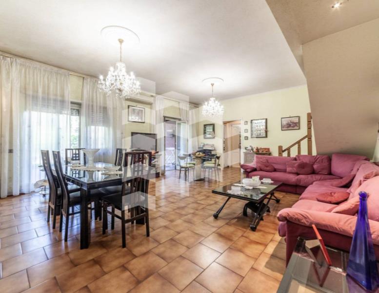 appartamento in vendita a Roma in zona Mostacciano