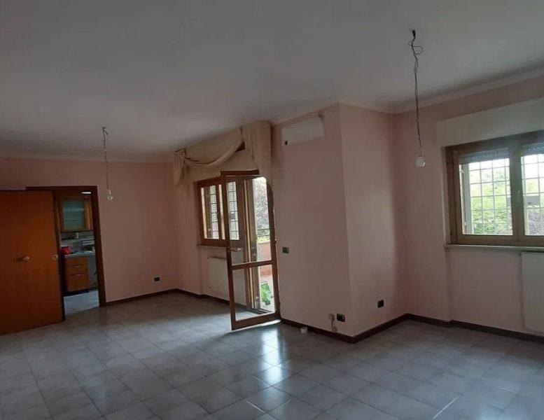 appartamento in vendita a Roma in zona Casal Monastero