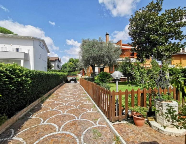 casa indipendente in vendita a Roma in zona Axa